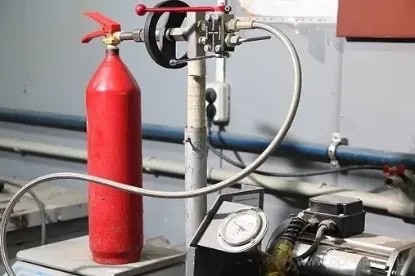 Poza cu Reîncărcarea stingătorului